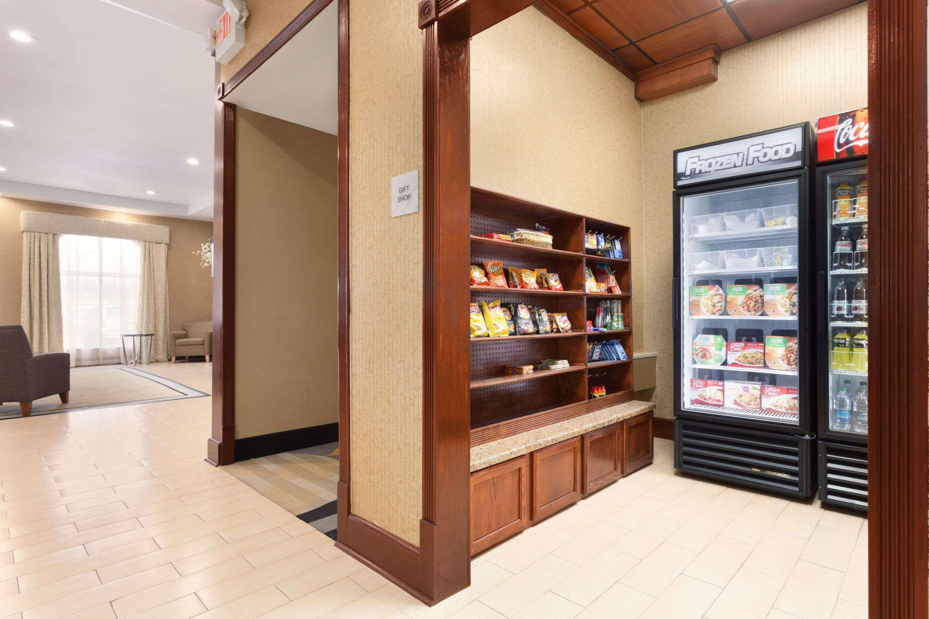 Wyndham Garden Grand Rapids Airport Hotel Exterior photo