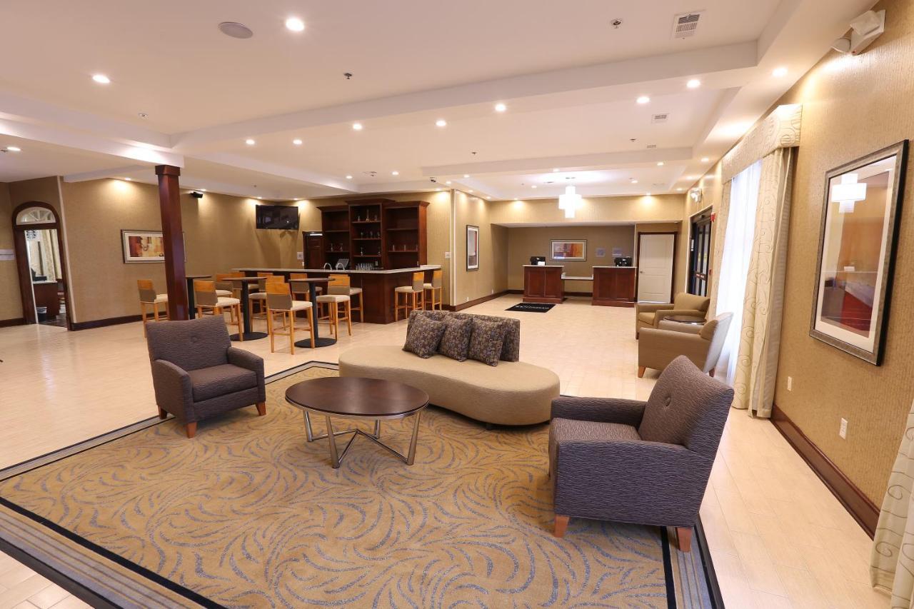 Wyndham Garden Grand Rapids Airport Hotel Exterior photo